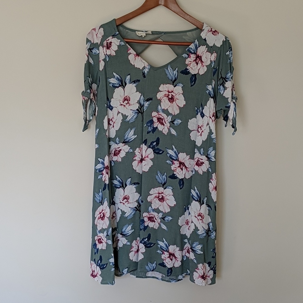 Crescent floral tie sleeve dress
